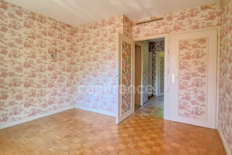 Maison à CHALLES-LES-EAUX