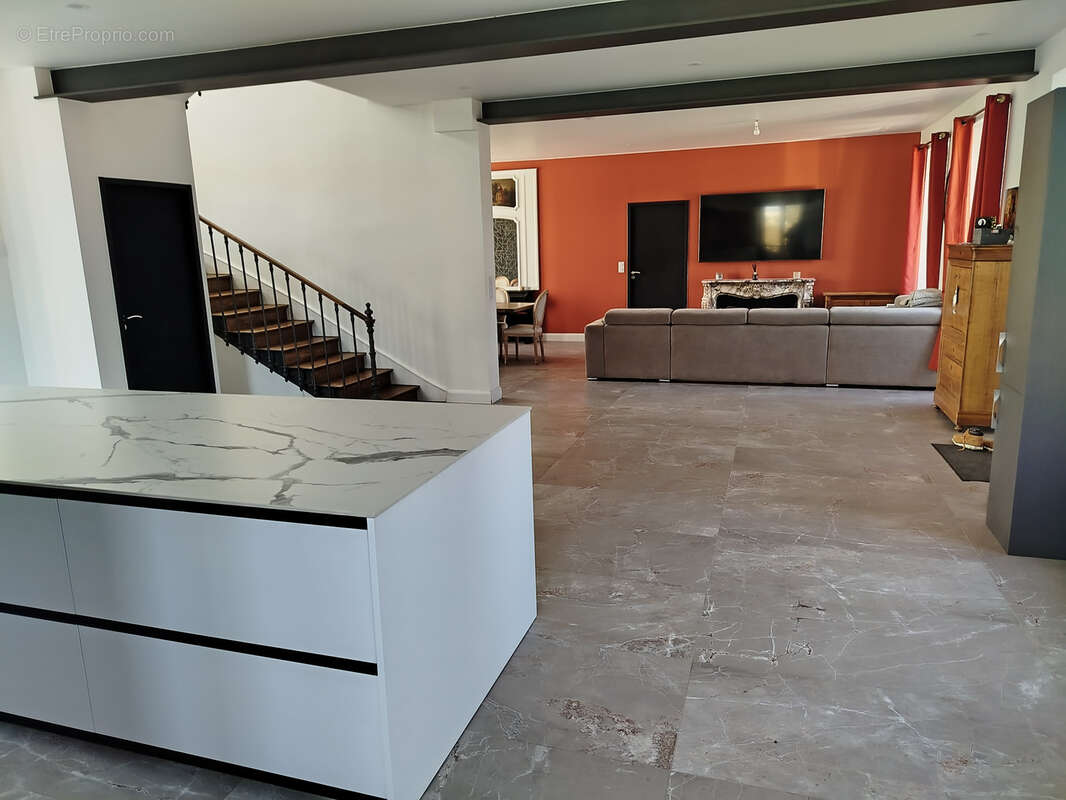 Maison à CHAMPS-SUR-YONNE