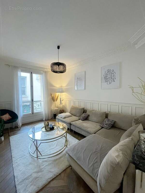 Appartement à PARIS-17E