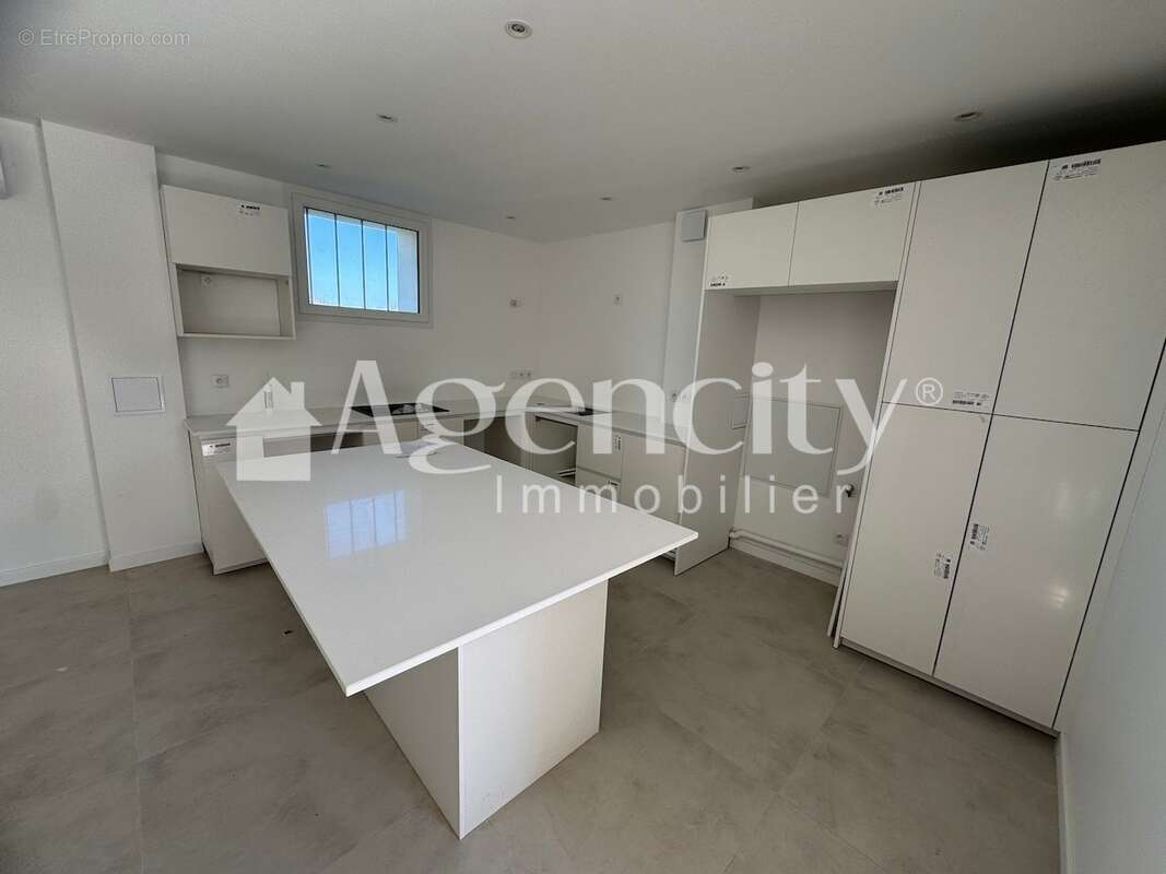 Maison à BUSSY-SAINT-GEORGES