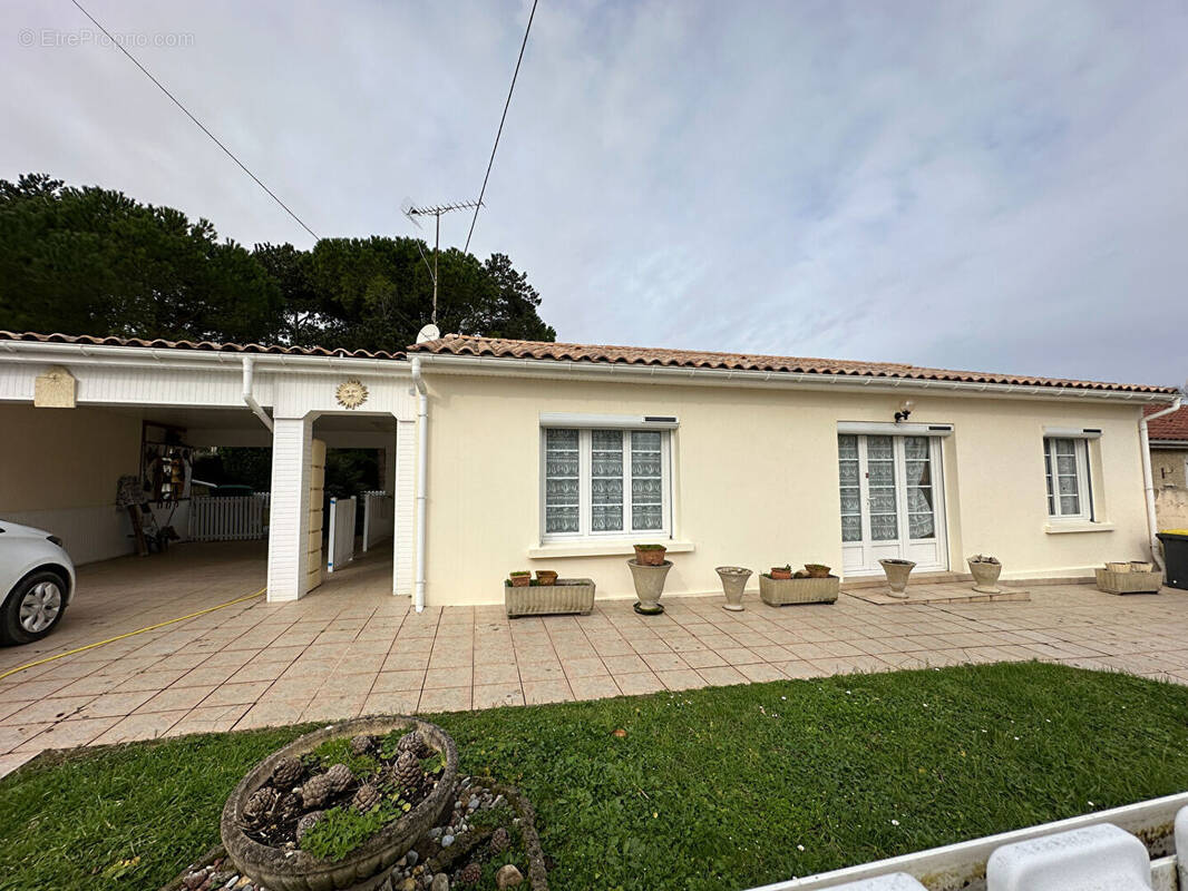 Maison à MESCHERS-SUR-GIRONDE