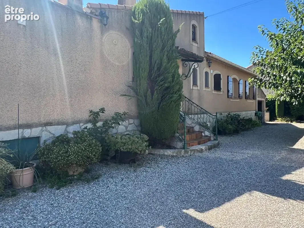 Maison de 180 m² de plain-pied T6  avec garage, piscine à MARSEILLE 13013 - photo 4