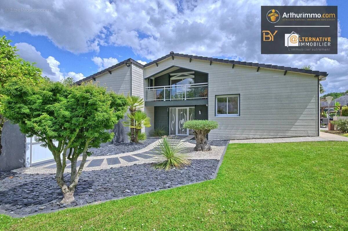 Maison à ARGENTRE-DU-PLESSIS