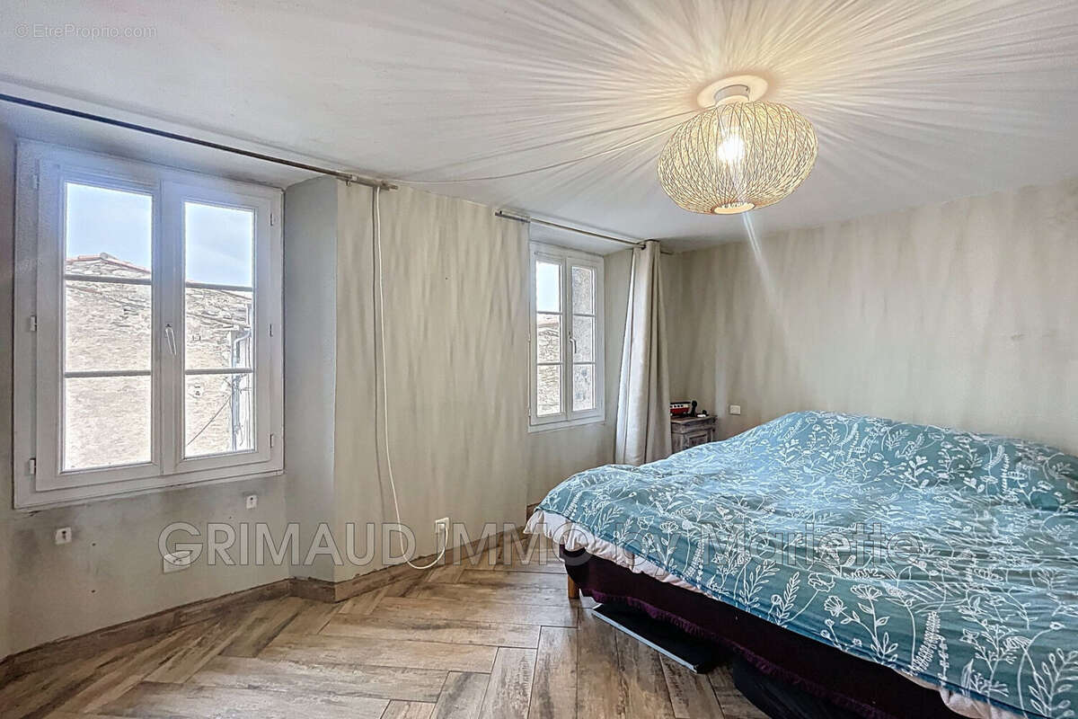 Maison à LA GARDE-FREINET