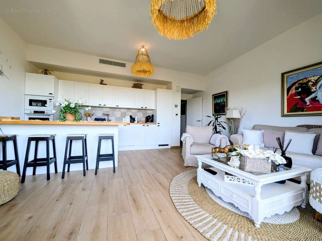 Appartement à VILLENEUVE-LOUBET