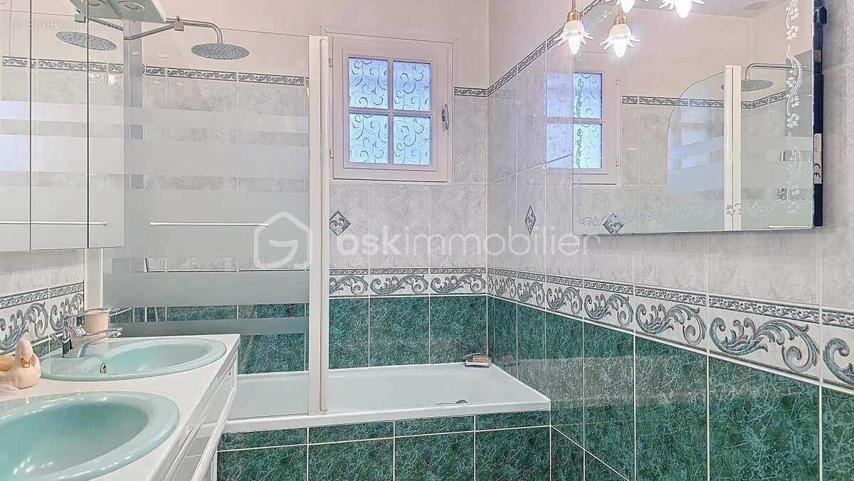 Maison à JOUY-LE-CHATEL