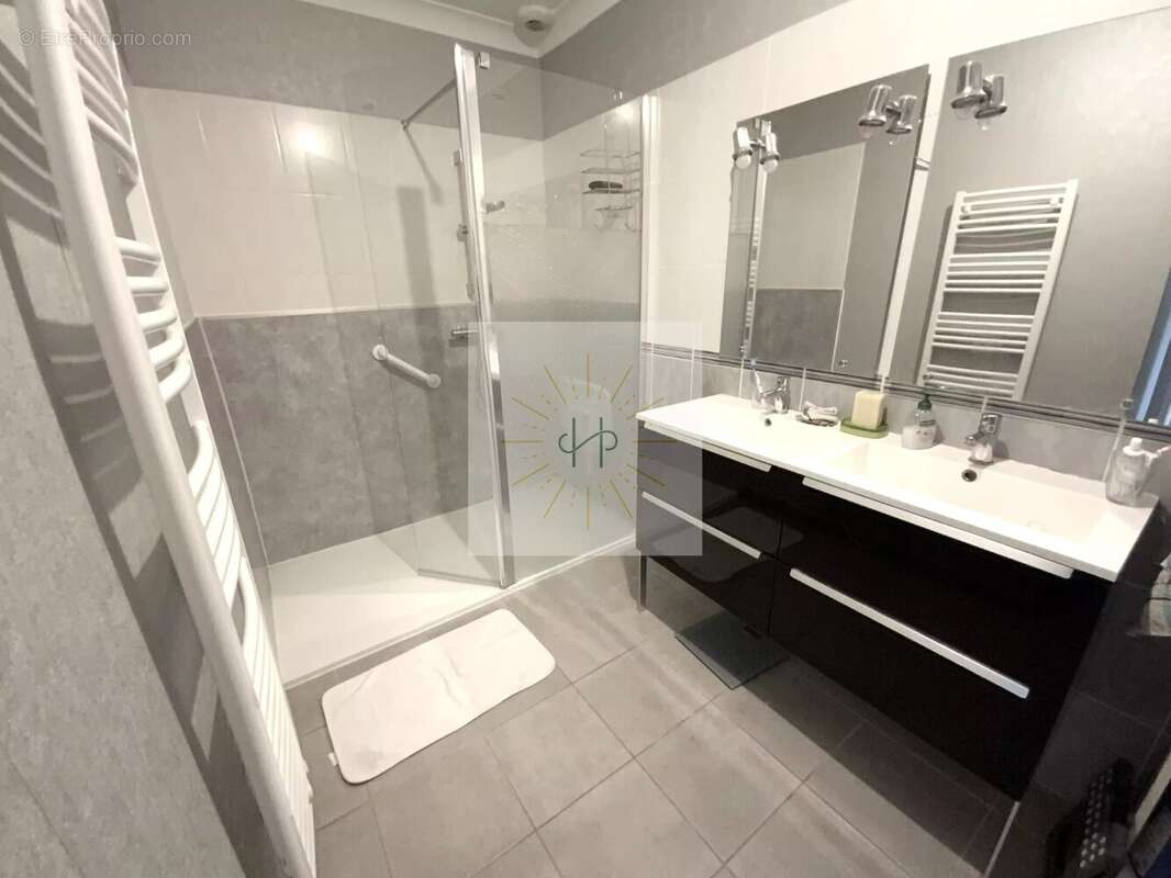 Maison à MONTELIMAR