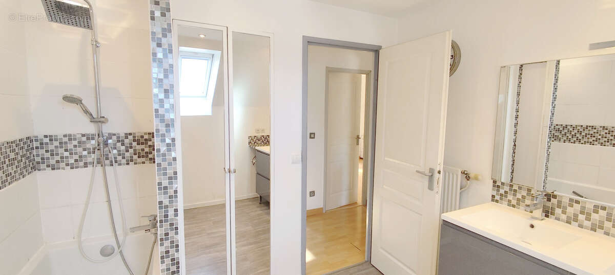 Maison à LA CHAUSSEE-SAINT-VICTOR