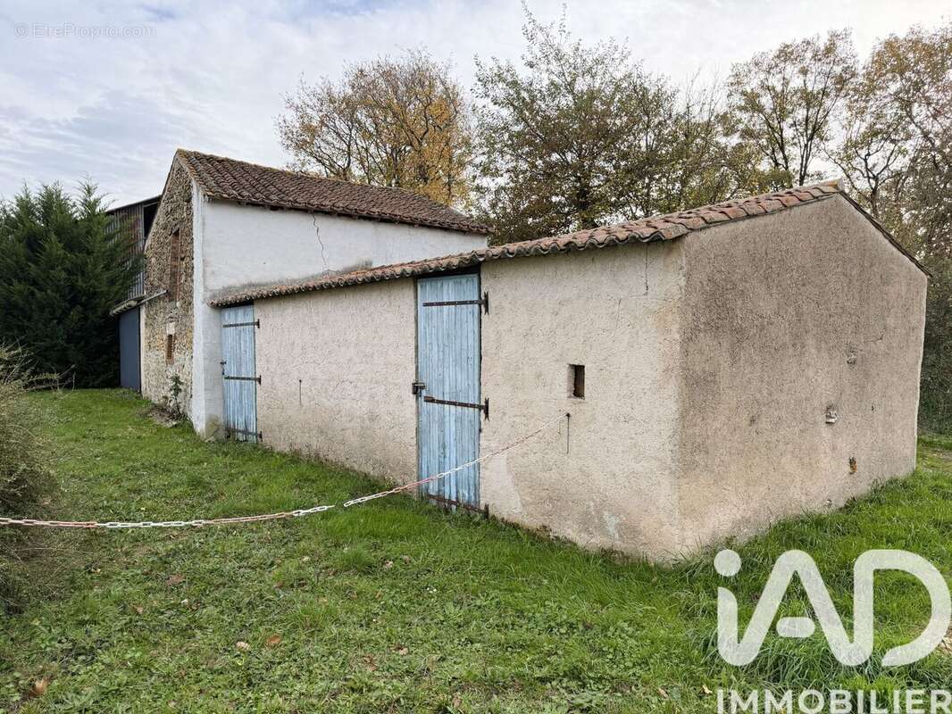 Photo 2 - Terrain à LA FERRIERE-EN-PARTHENAY