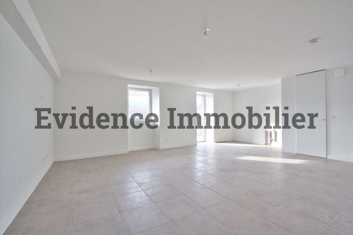 Appartement à GILLY-SUR-ISERE