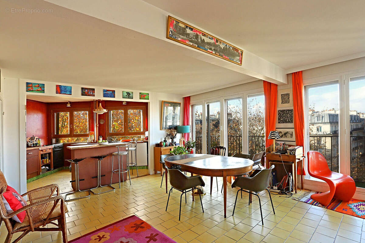 Appartement à PARIS-18E