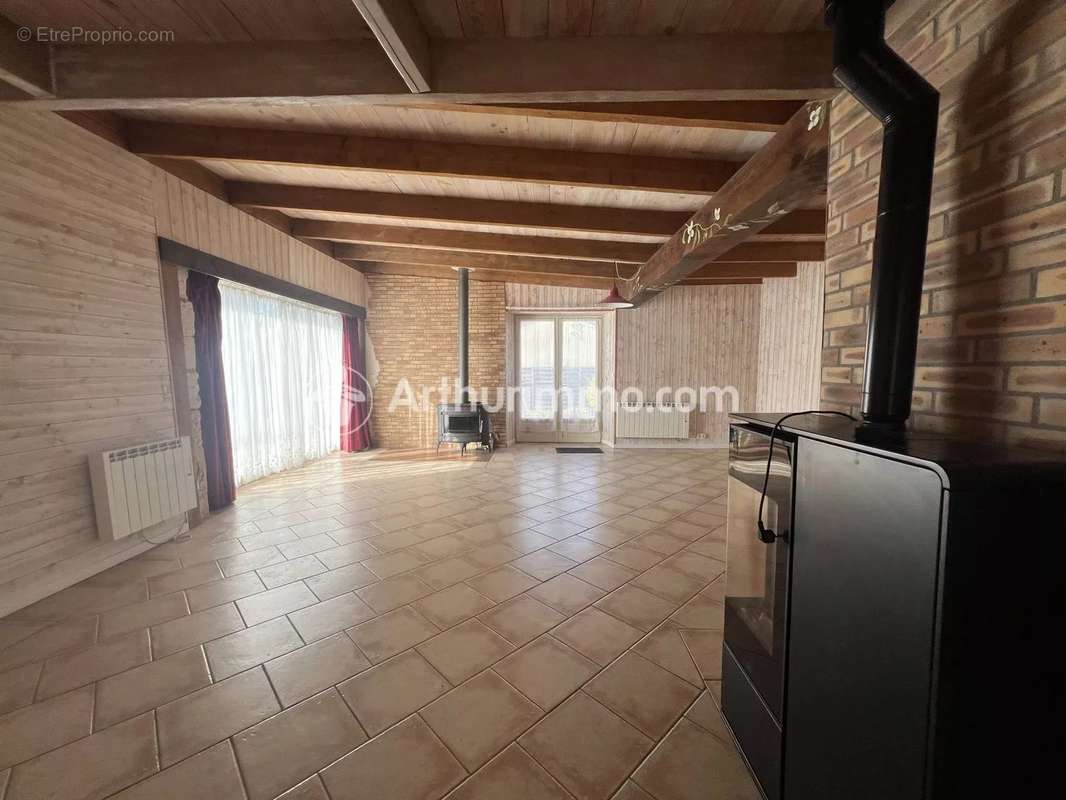 Maison à SAINT-ASTIER