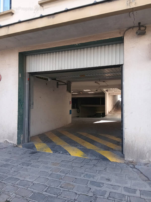 Parking à AUBERVILLIERS
