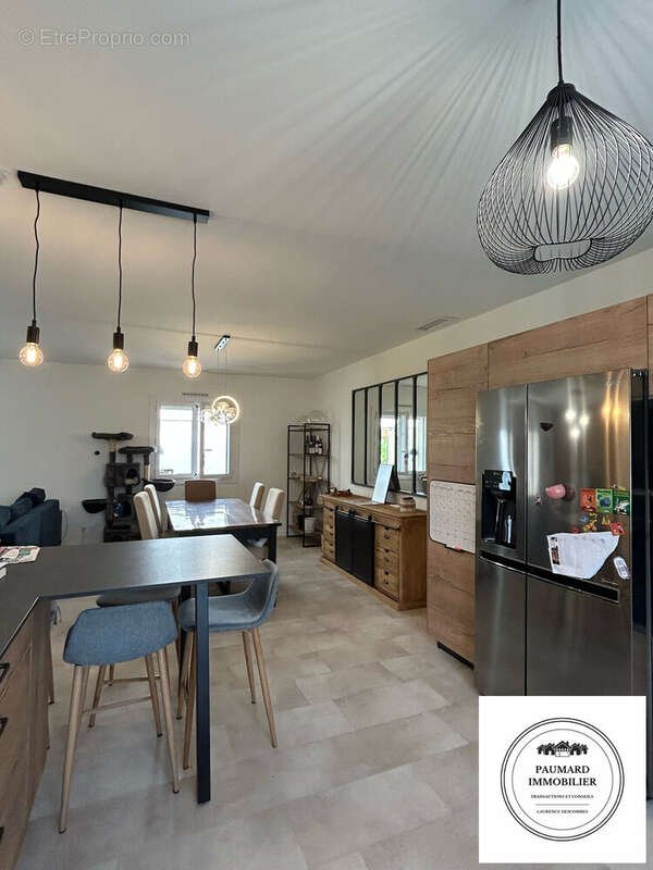 Salle à manger  - Maison à ROMANS-SUR-ISERE