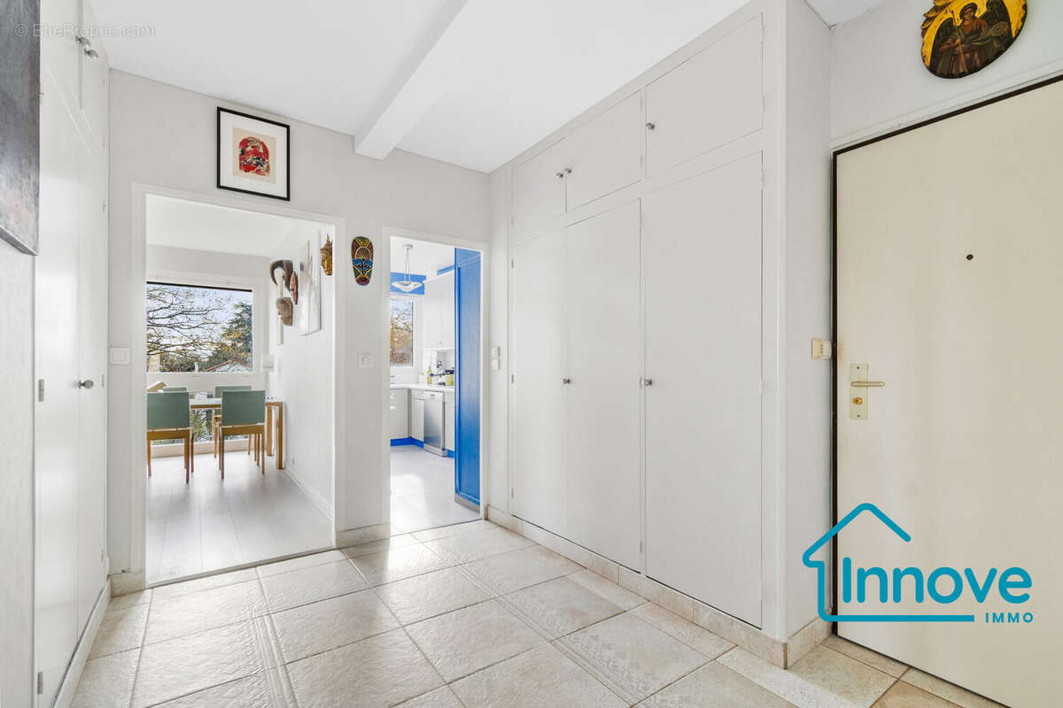 Entrée - Appartement à VAUCRESSON