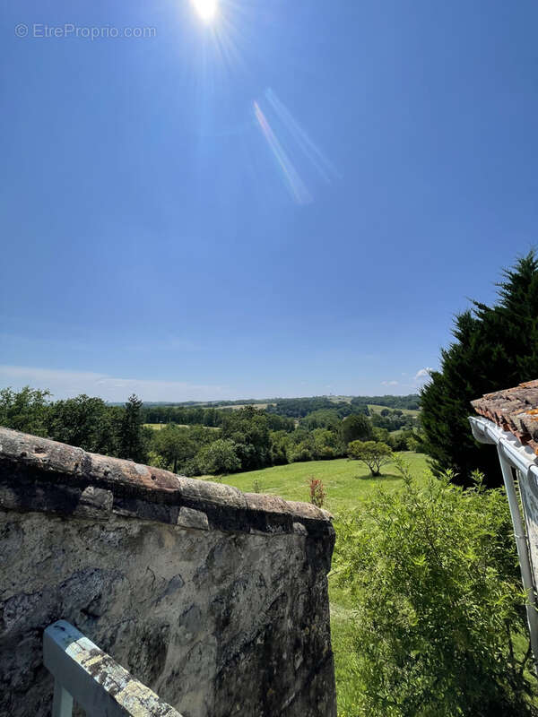 Maison à MONCRABEAU