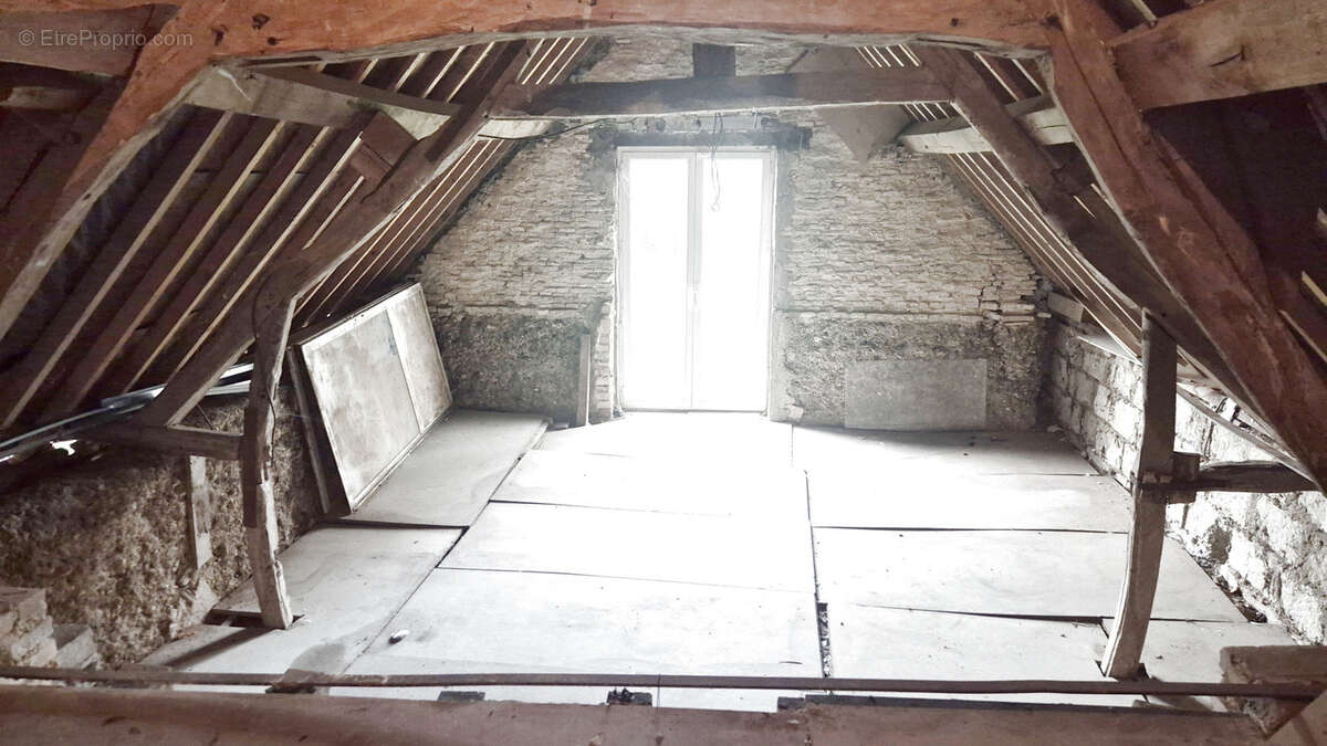 Maison à NEAUFLES-SAINT-MARTIN