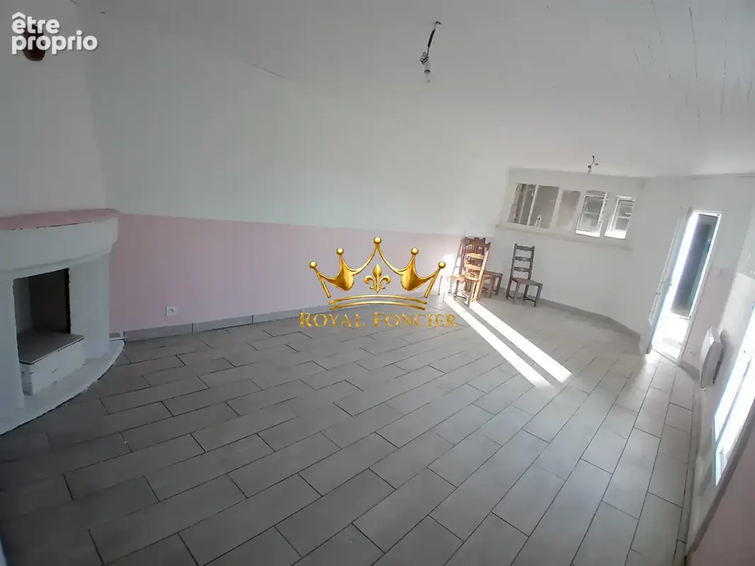 Pièce de réception de 30 m2 