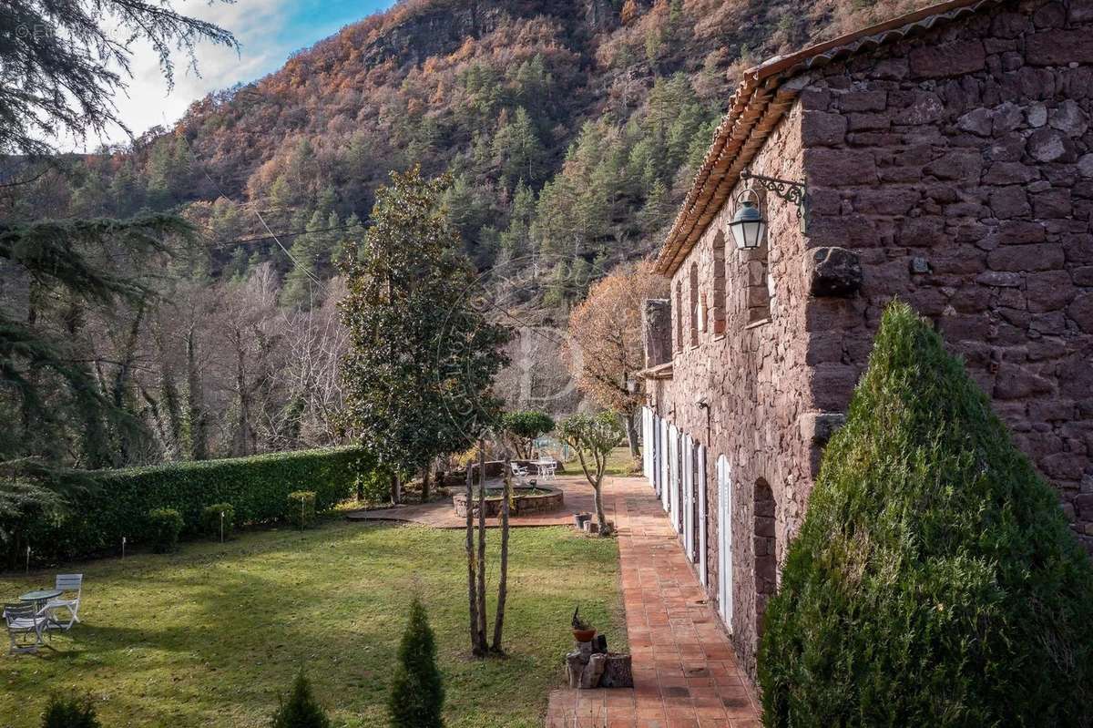 Maison à PUGET-THENIERS