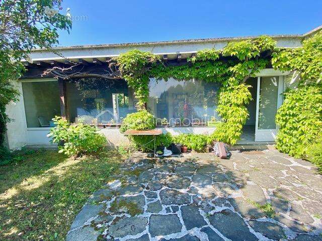 Maison à OZOIR-LA-FERRIERE