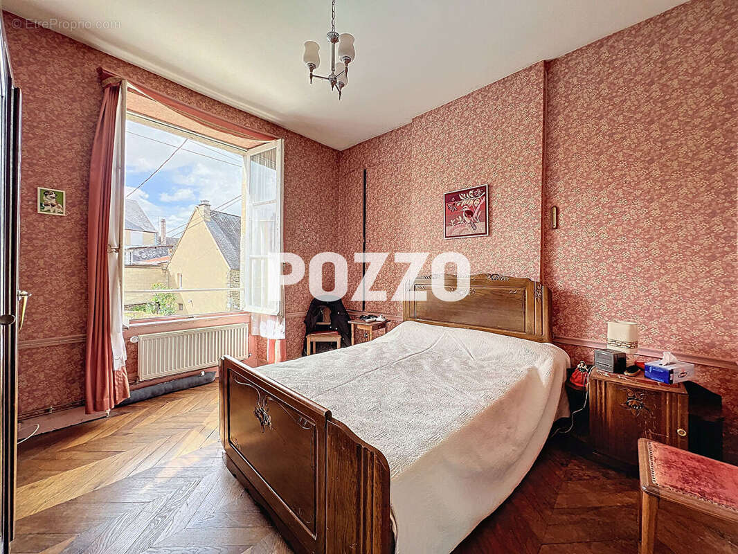 Maison à SAINT-HILAIRE-DU-HARCOUET