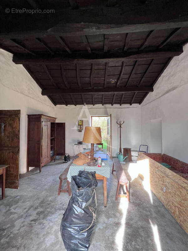 Maison à BEAULIEU-SOUS-LA-ROCHE