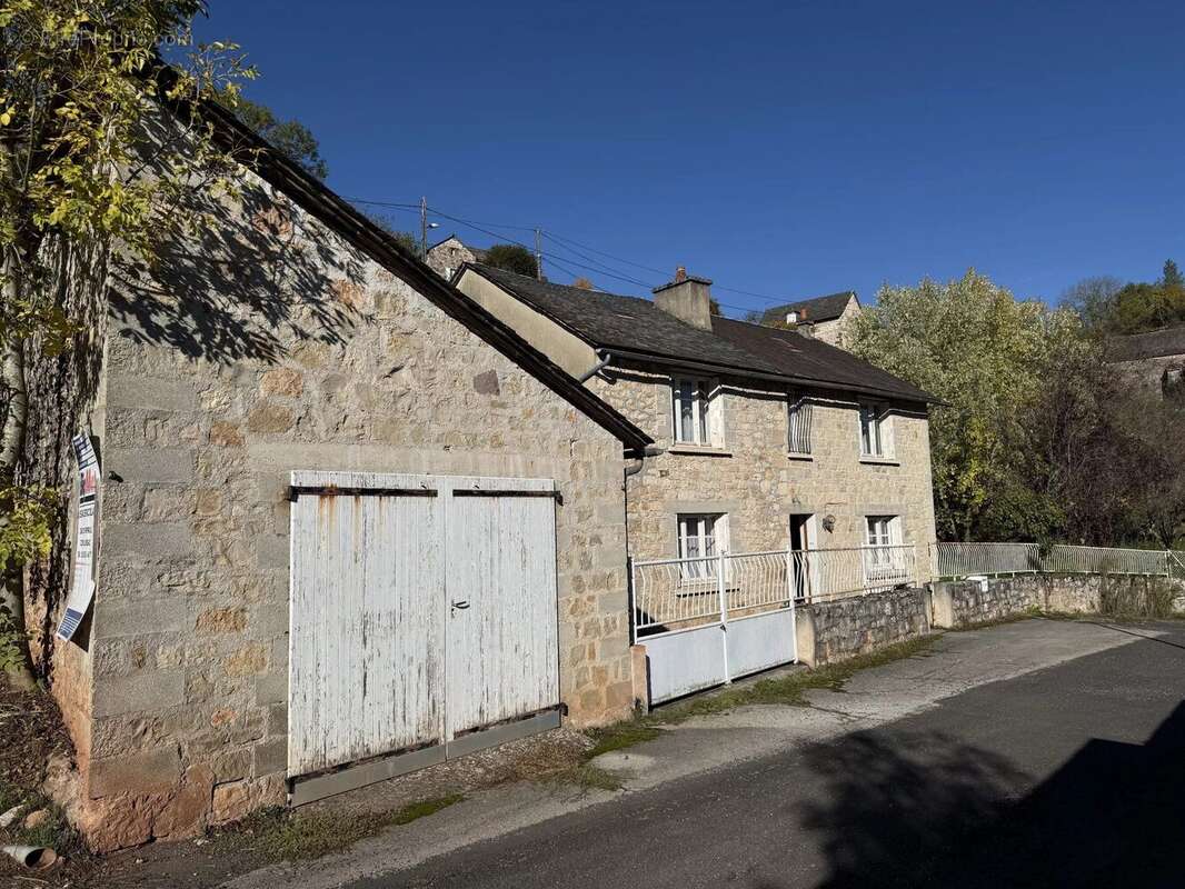 Maison à MONTROZIER