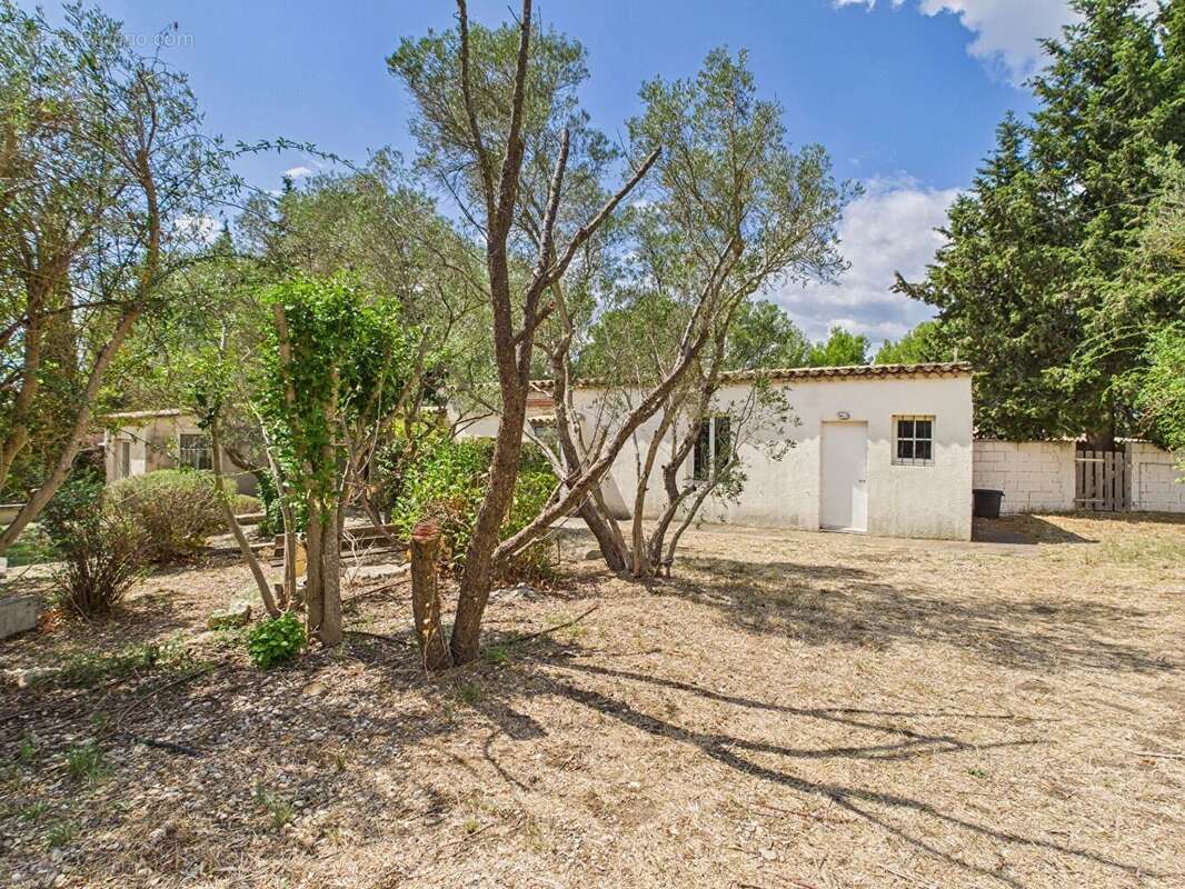 Maison à FONTVIEILLE