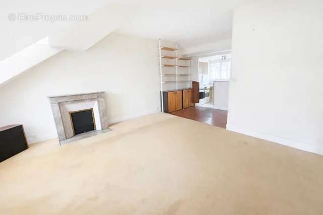 Appartement à PARIS-1E