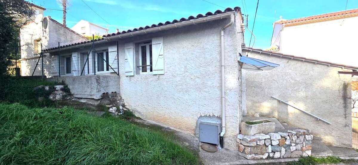 LA DESTROUSSE-MAISON T3 A VENDRE-2 CHAMBRES-TERRASSE - Maison à LA DESTROUSSE