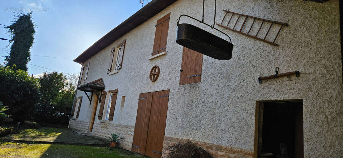 MAISON DAUPHINOISE DE CARACTERE  Les Avenieres Veyrins Thuellin 4 pièce(s) 99.35 m2 - photo 10