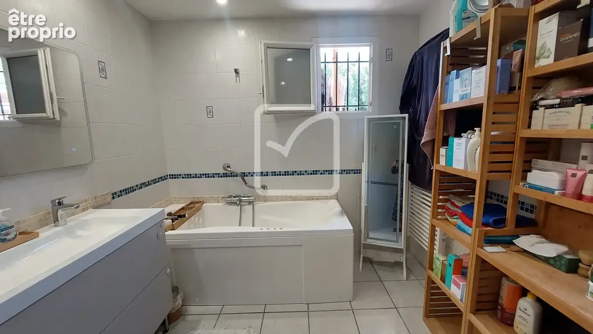 Agréable plain-pied 3faces sur 680m2 et piscine - photo 11