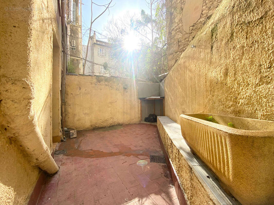 Appartement à MARSEILLE-5E