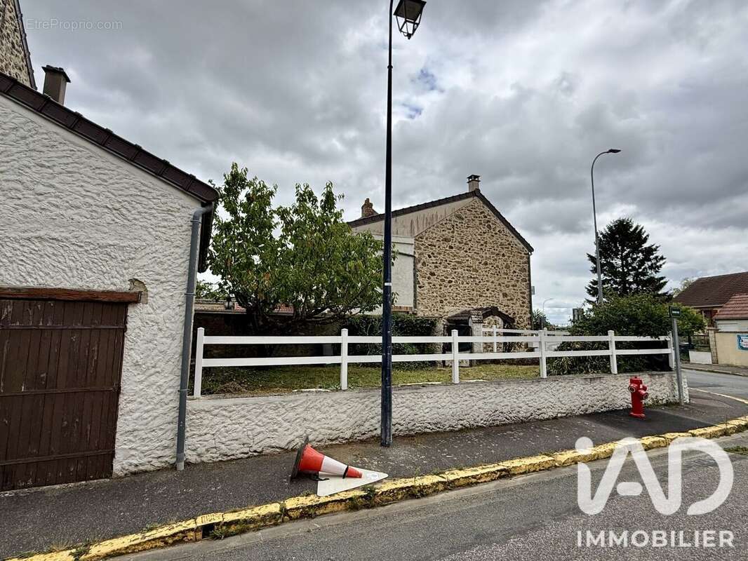 Photo 3 - Maison à VILLEJUST