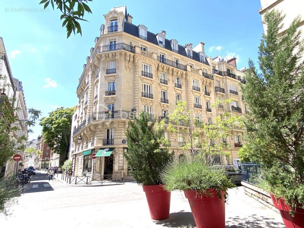 Appartement à PARIS-7E