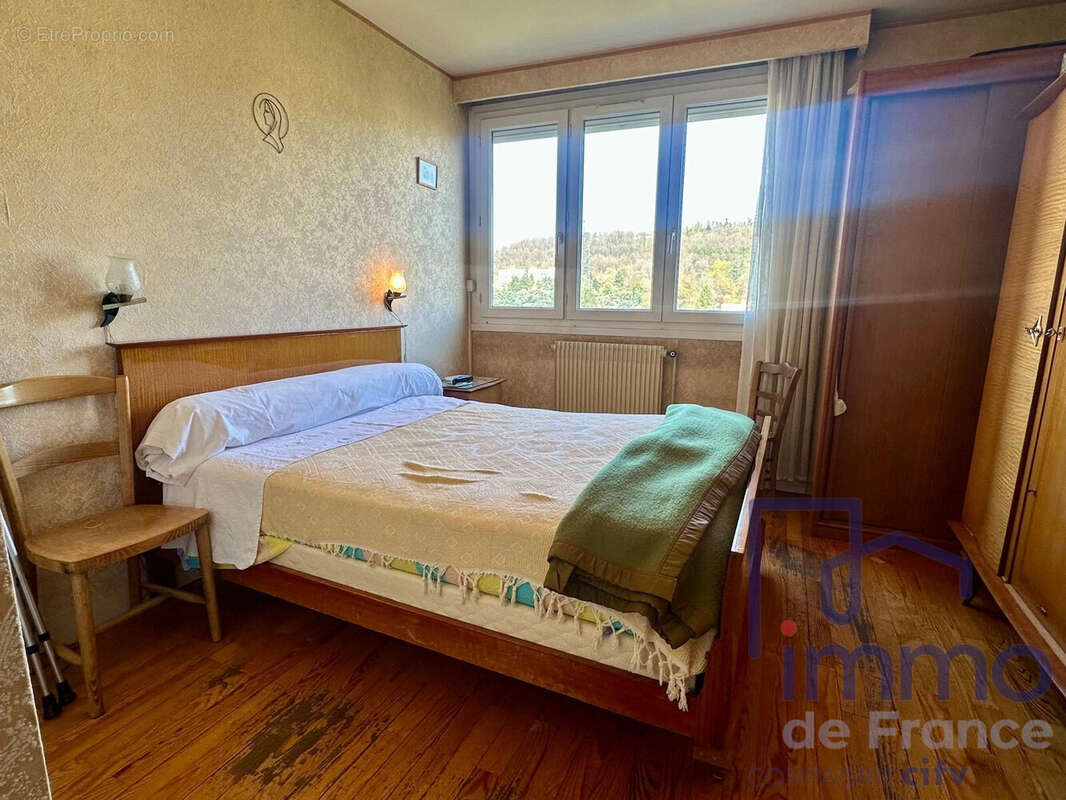 Appartement à SAINT-ETIENNE