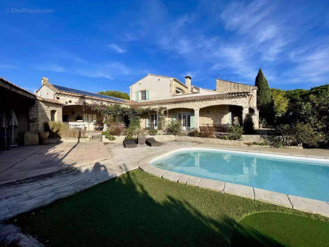 Maison à FONTVIEILLE