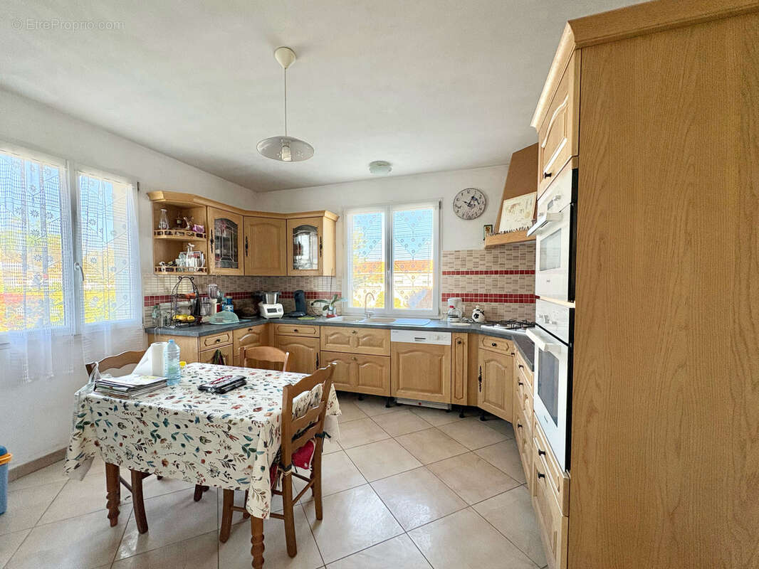 Maison à TERRASSON-LAVILLEDIEU