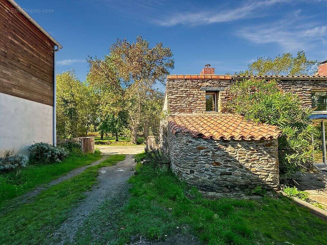 Maison à SAINTE-LUCE-SUR-LOIRE