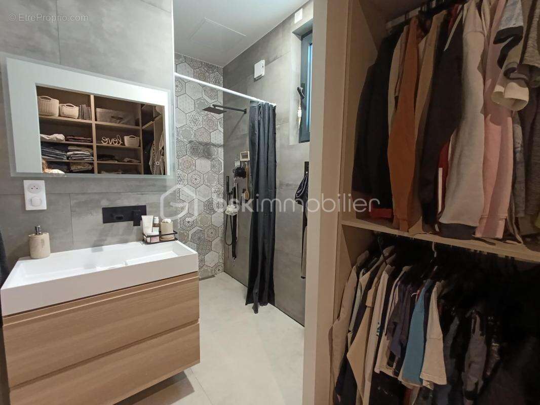 Maison 5 chambres de 174 m² avec piscine - photo 8