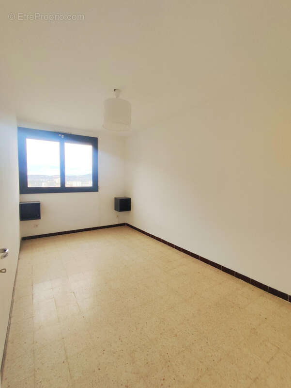 Appartement à MARSEILLE-13E