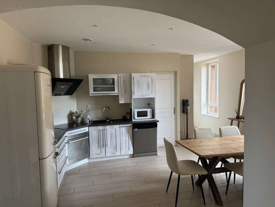 Appartement à MONTROND-LES-BAINS