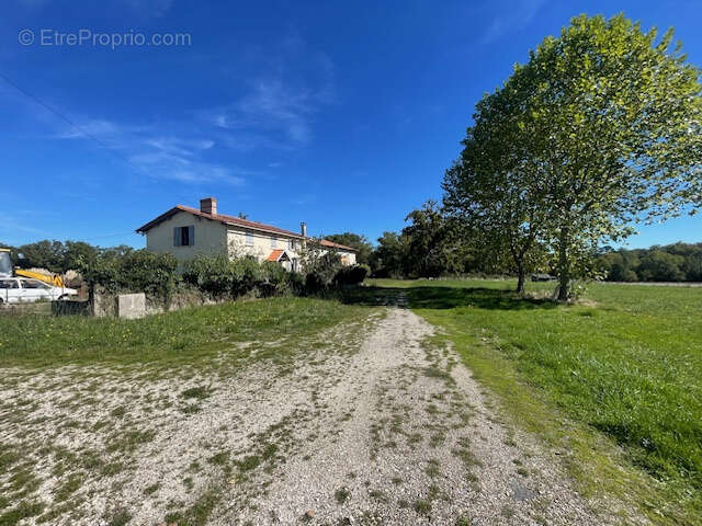 Maison à SAINT-MICHEL-DE-DOUBLE