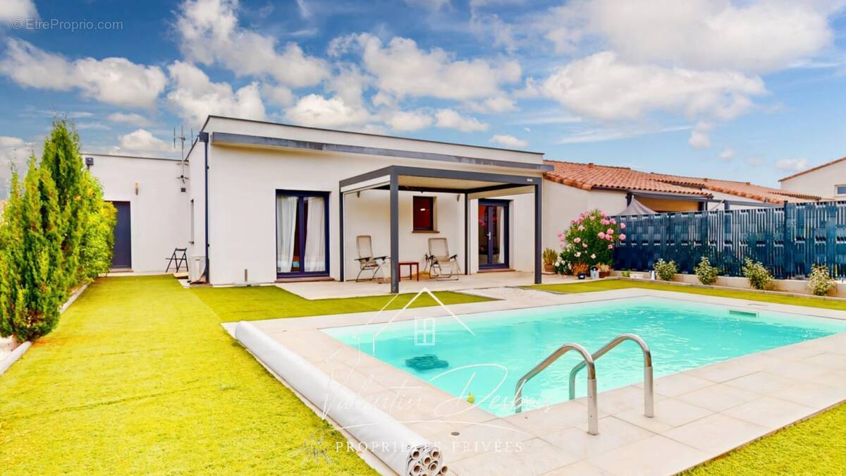 Maison à VILLEMOUSTAUSSOU