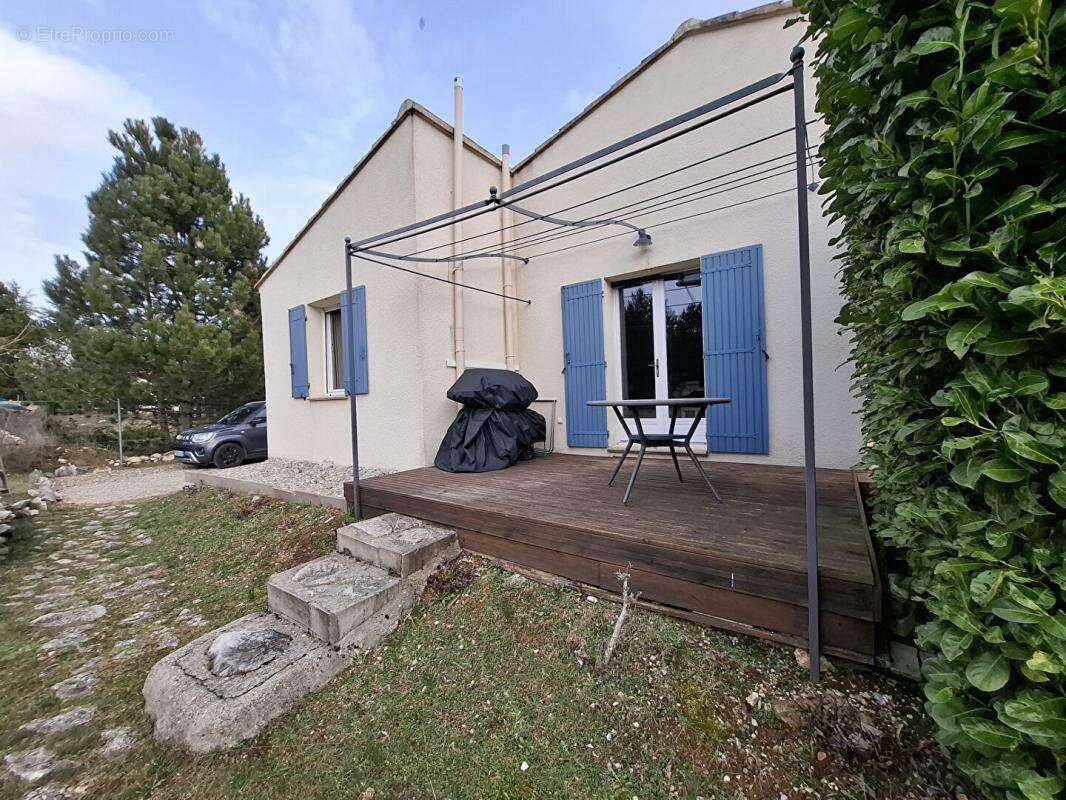 Sault (84390)  villa 200 m², 5 chambres avec gîte et piscine intérieure, garage, terrain 1700 m² - photo 10