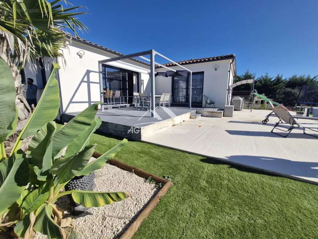 Maison à ALLEGRE-LES-FUMADES