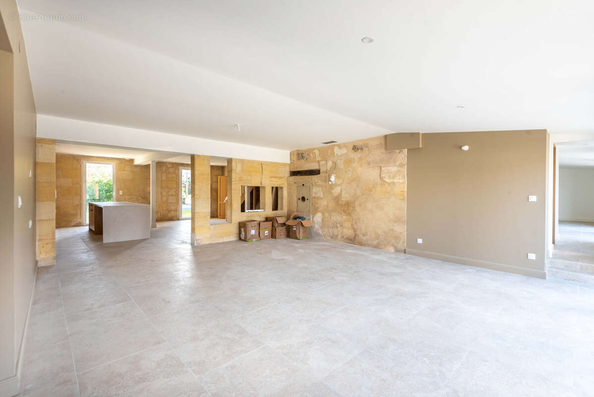 Maison à CAMBLANES-ET-MEYNAC