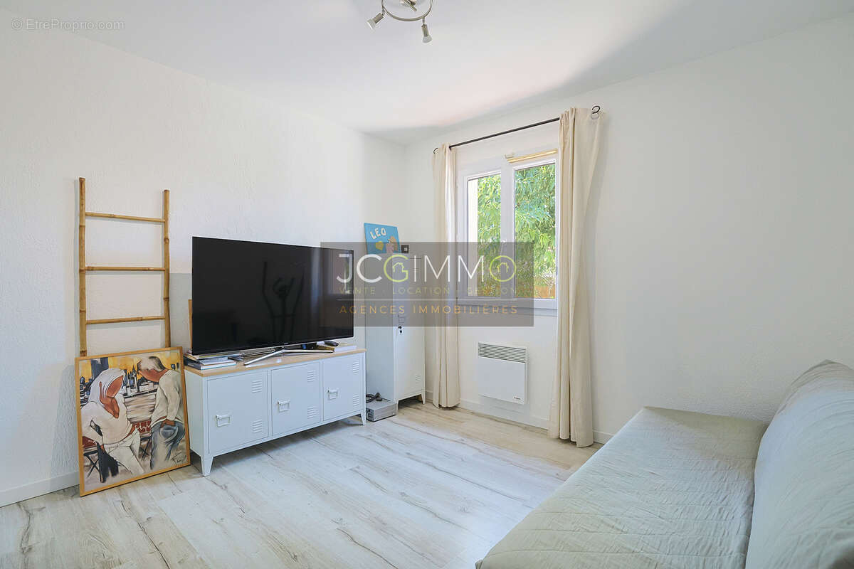 Villa T4 de plain-pied avec piscine et garage ! - photo 16
