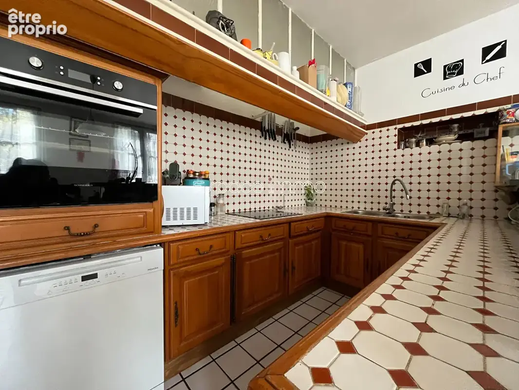 Maison familiale - 213m² - 7 pieces - double garage - jardin - photo 4