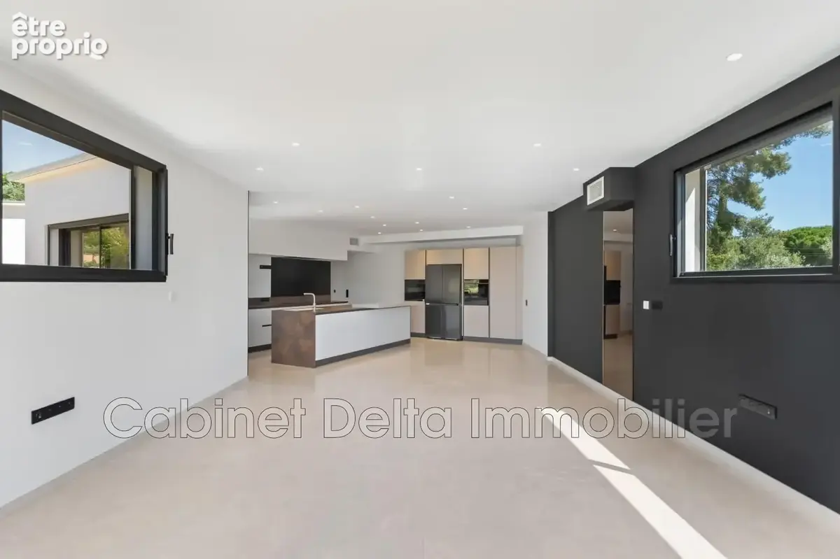 Maison 5 pièces 160 m² à vendre à Saint-Cyr-Sur-Mer (83270) - photo 4